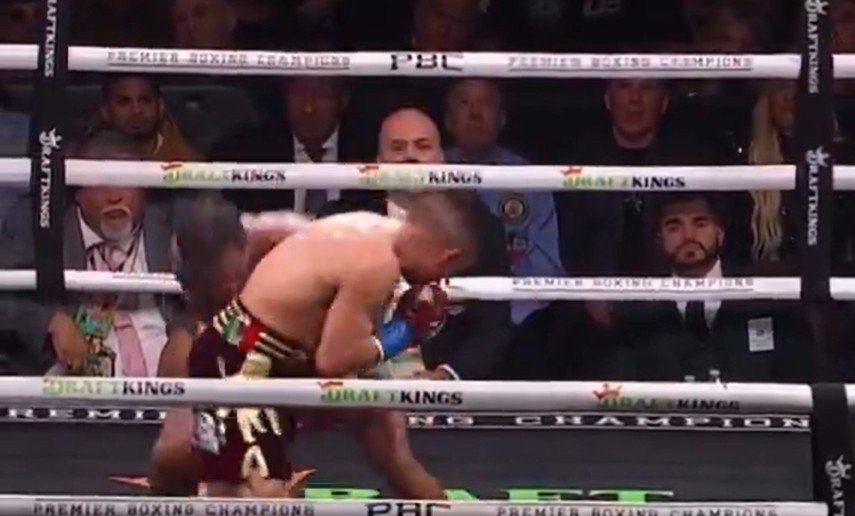 Lamont Roach and Pitbull Cruz Go Toe To Toe In Round 11