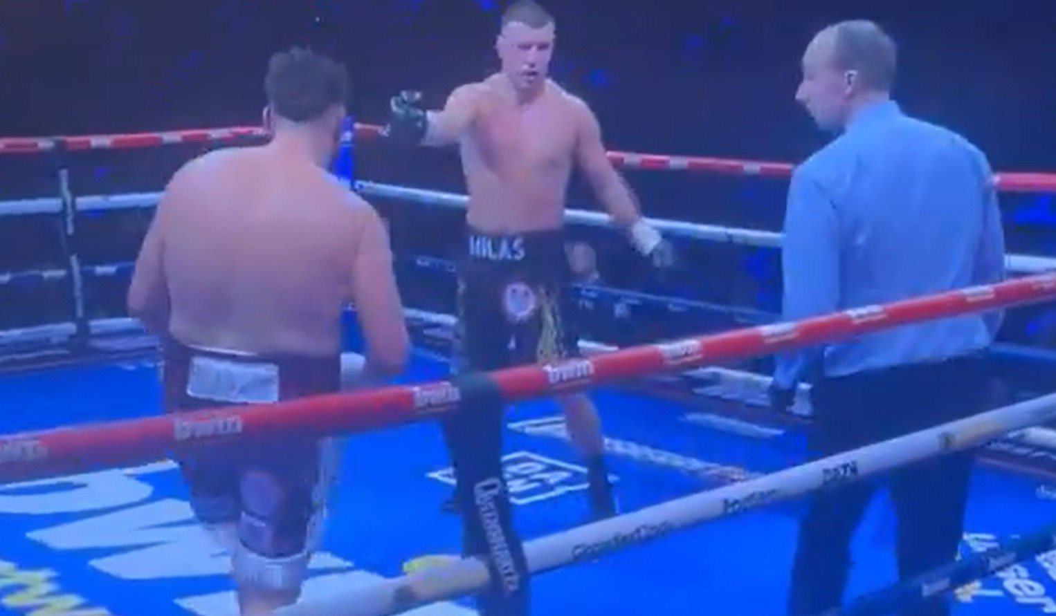 Watch: Boxer Asks Ref To Stop Fight And He Doesn't Shockingly 2 Boxer Asks Ref To Stop Fight And He Doesn't