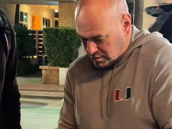 Dana White Casually Gives Car Parking Attendant Wad Of Cash Tip