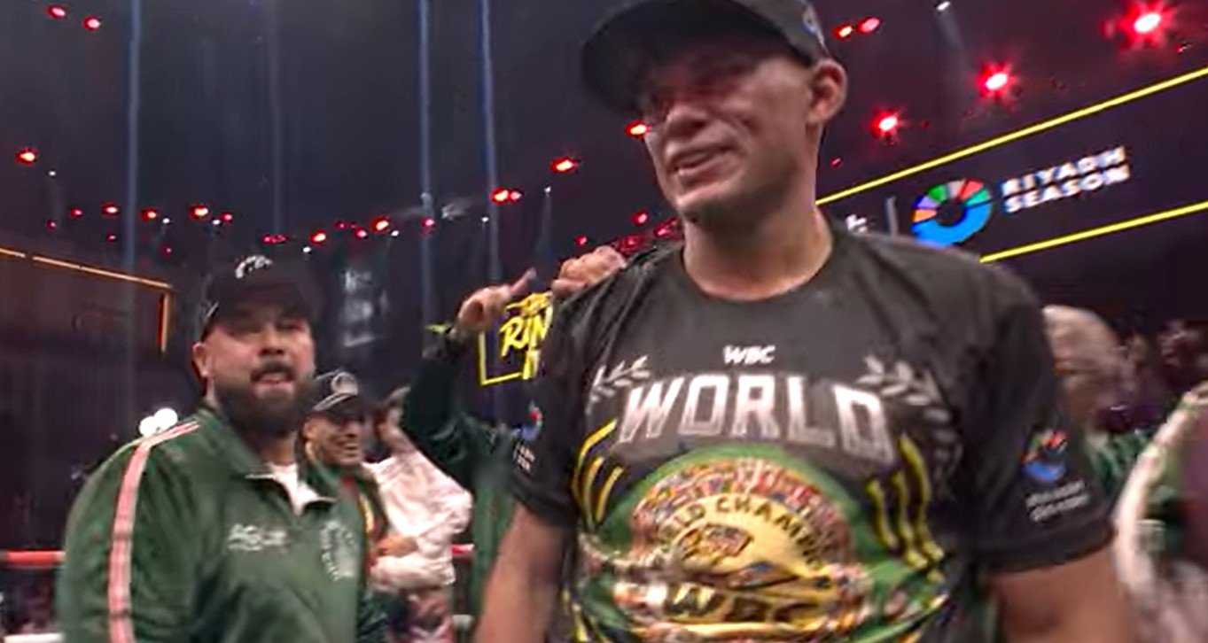 David Benavidez's Potential Move to Cruiserweight Risks and Rewards Analyzed