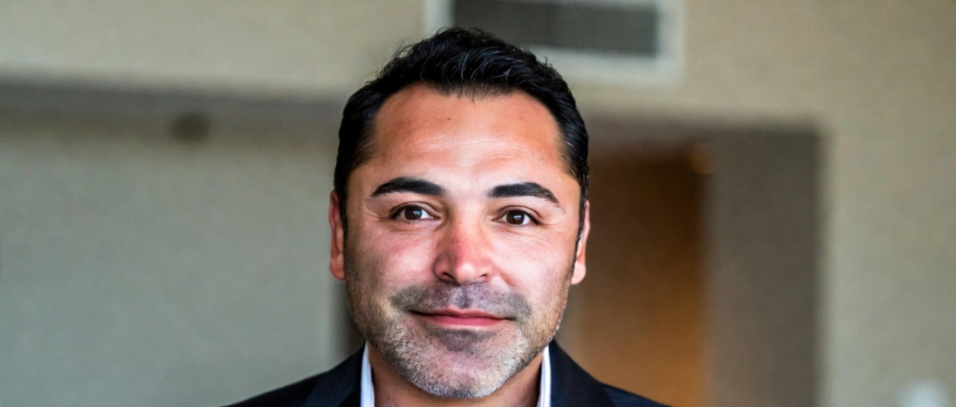 Disorganized Oscar De La Hoya Fails To Get Big Fight Over The Line