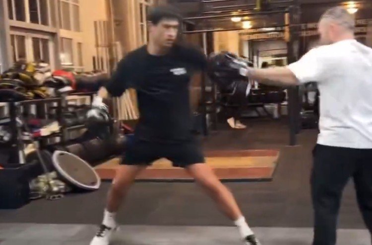 Watch: Dmitry Bivol Back In The Lab Ahead Of 2026 Comeback Showing No Signs Of Problems From Shoulder Surgery 2 Dmitry Bivol Back In The Lab Ahead Of 2026 Comeback Showing No Signs Of Problems From Shoulder Surgery