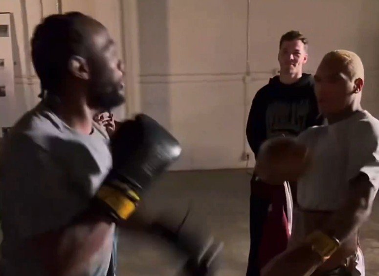 Terence Crawford Light Spars Conor Benn