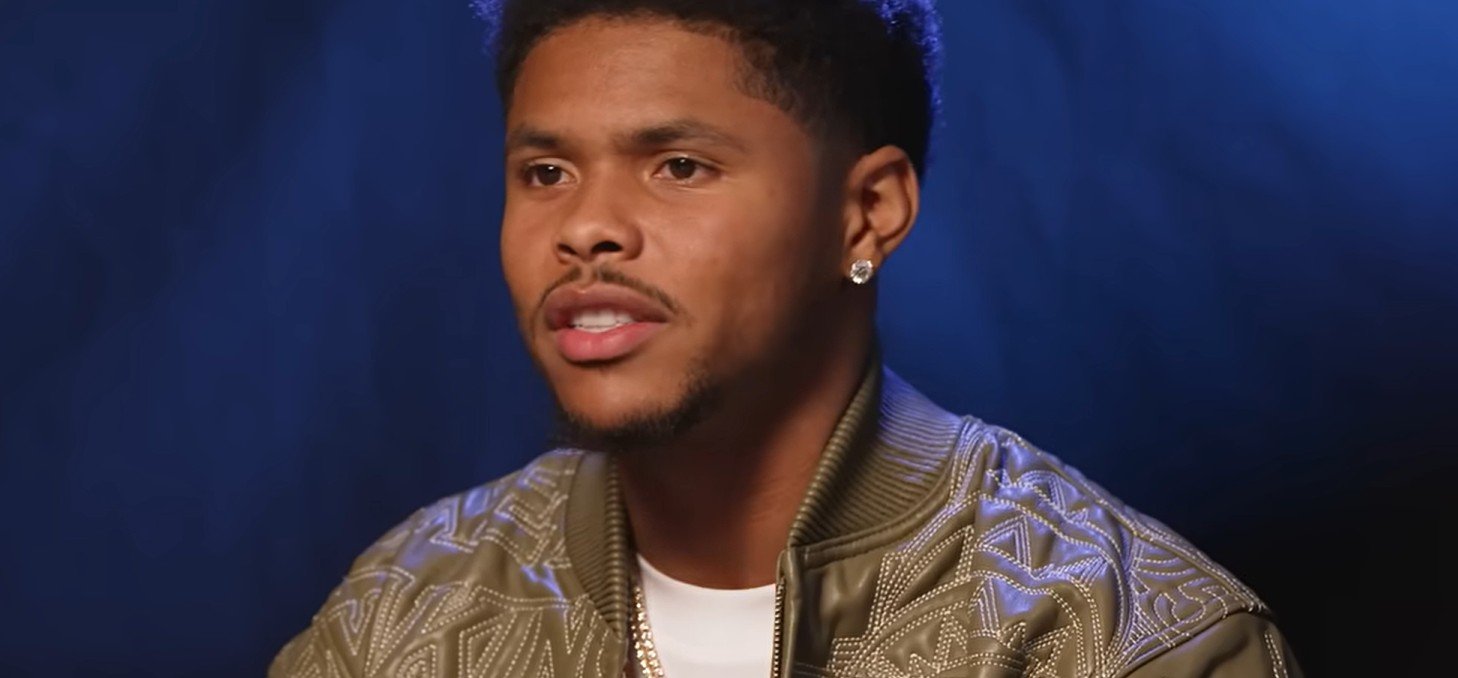 Who is favored in Lopez vs. Stevenson