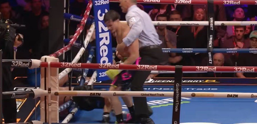 Figueroa Brutally Knocks Out Nick Ball