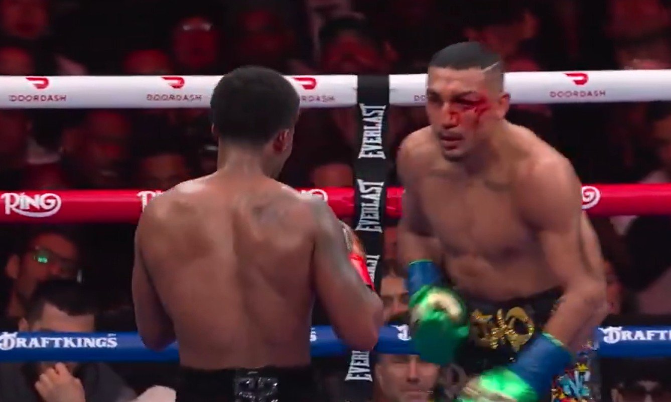 Shakur Stevenson makes it look easy in hammering of Teofimo Lopez