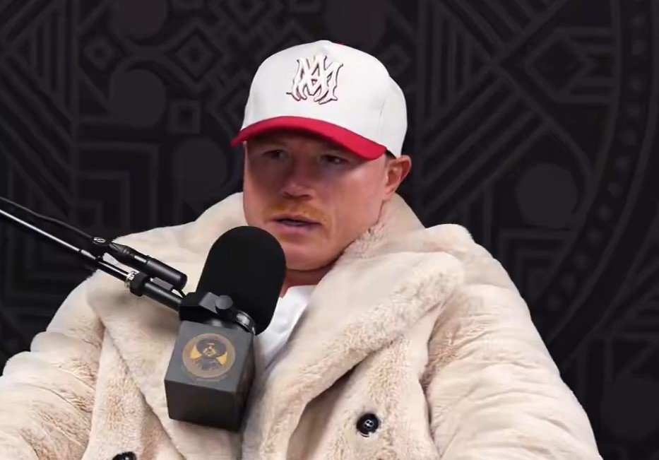 Canelo Tries To Tempt Crawford Out Of Retirement