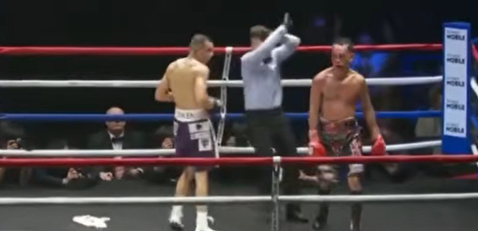 Brave Nonito Donaire's Corner Throw In The Towel