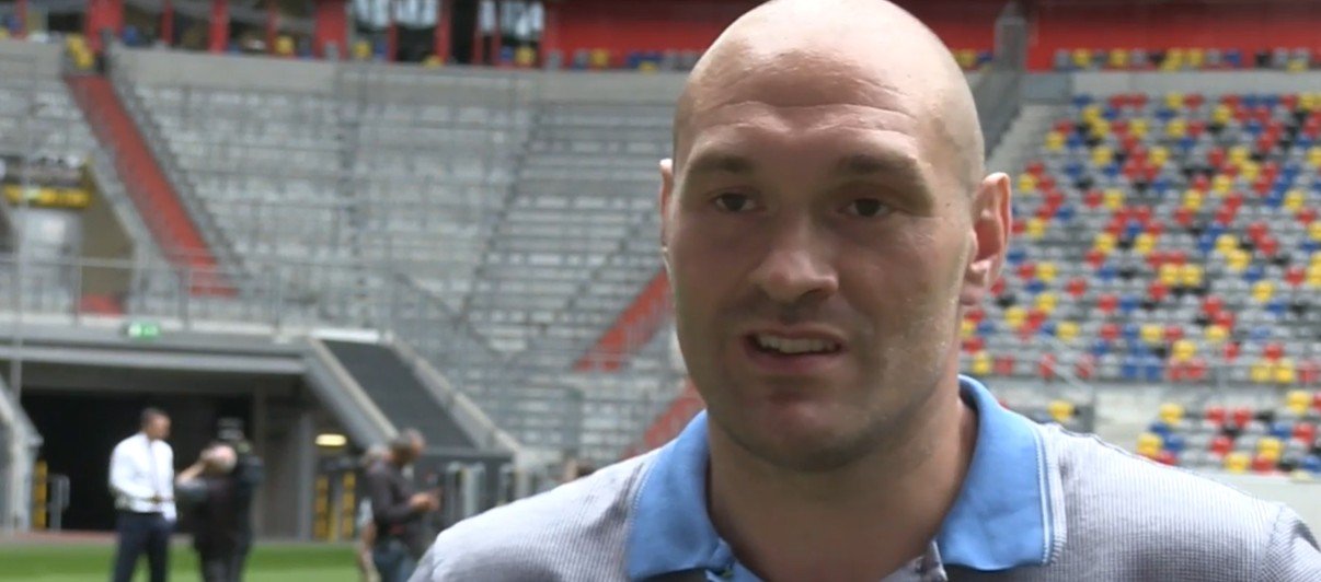 Tyson Fury decision win Makhmudov 2026 US reaction