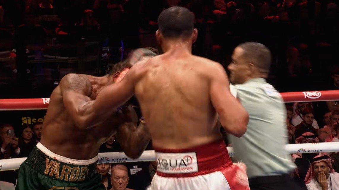 Benavidez Ramirez staredown