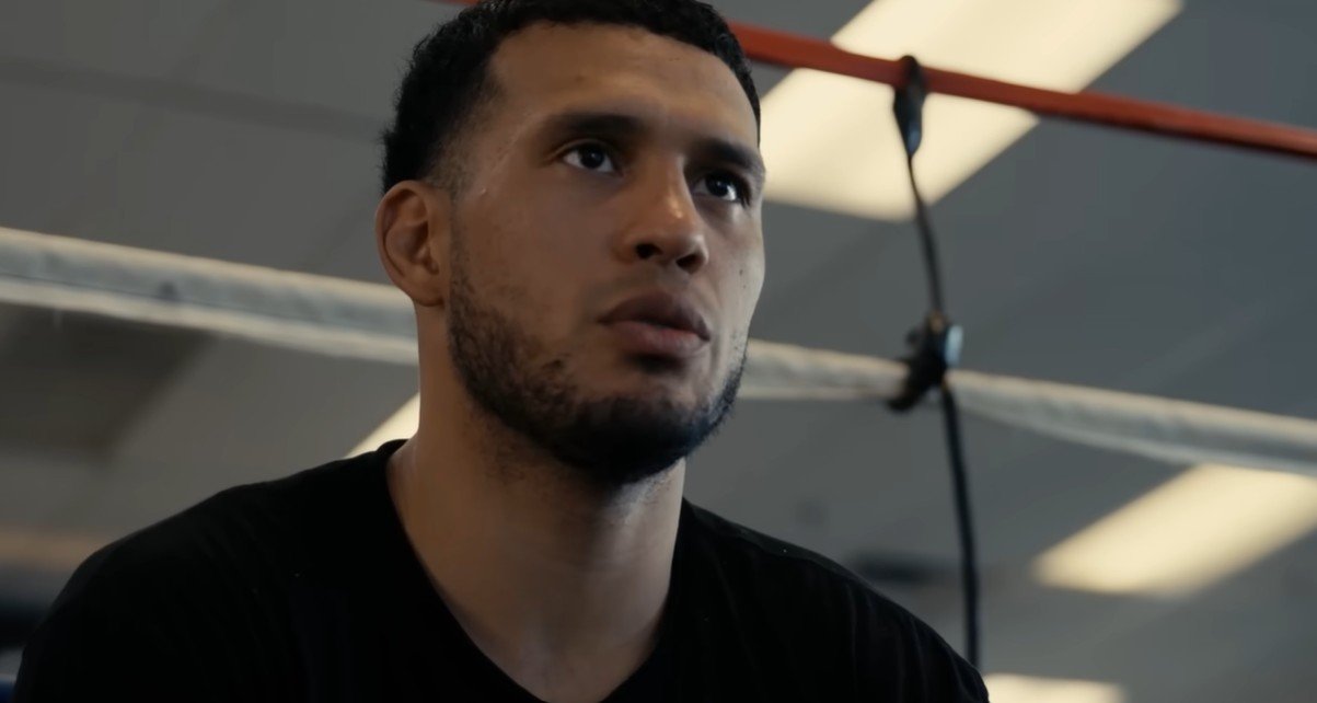 Why did Canelo leave before Benavidez fight