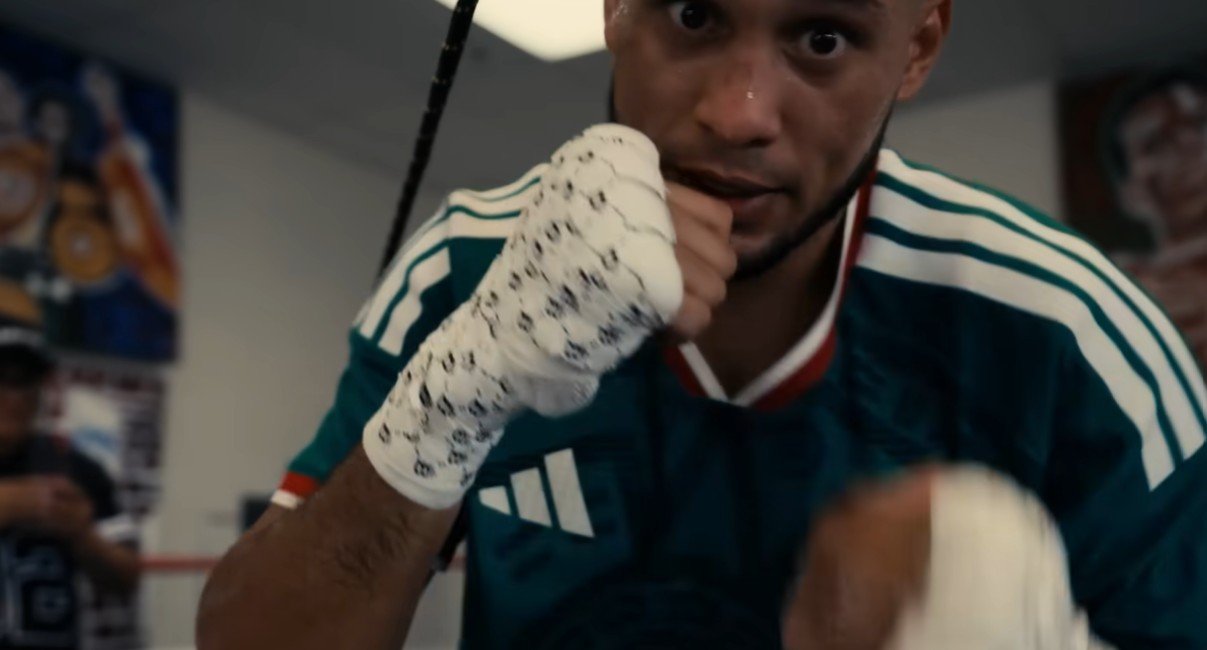 Benavidez Simply Too Fast For Zurdo