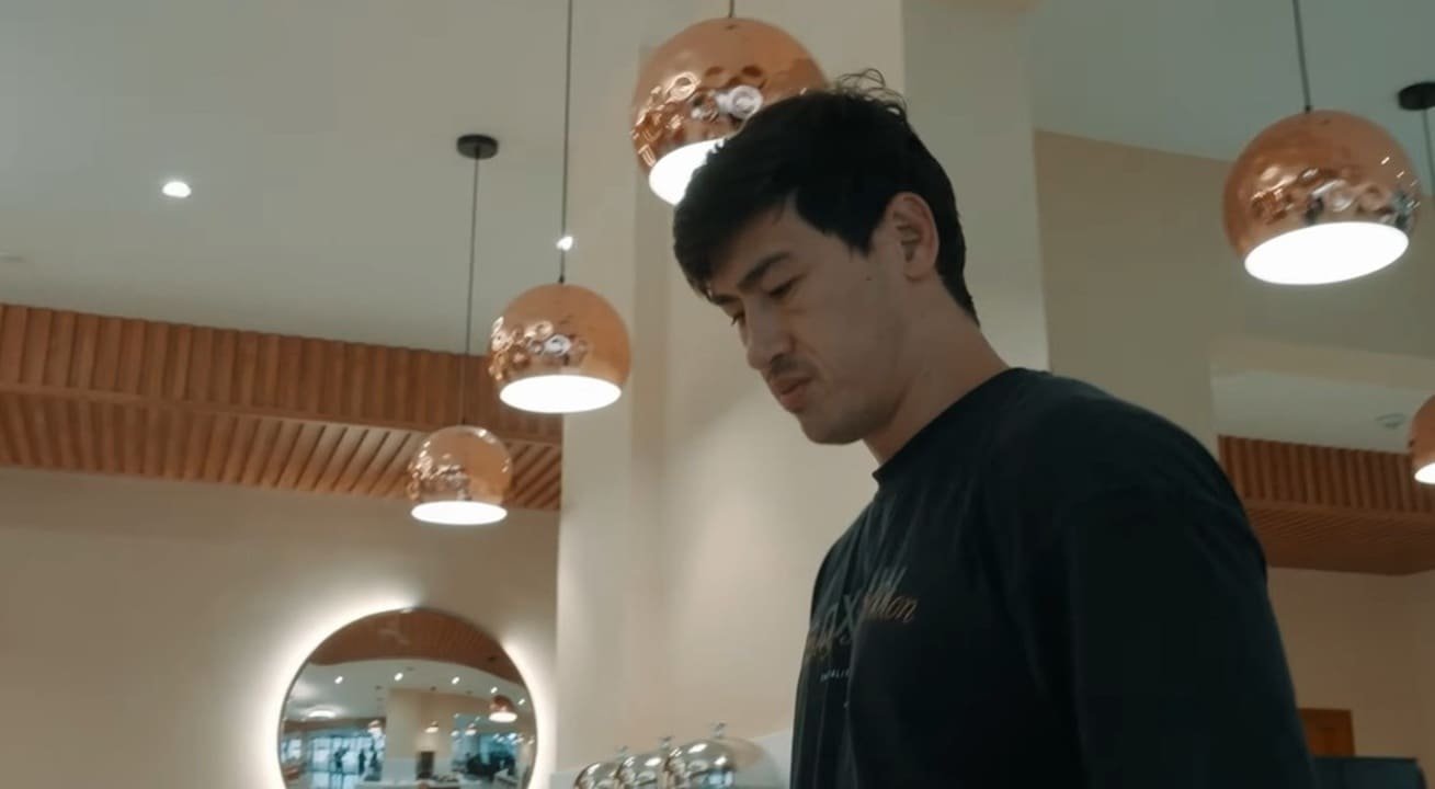 Analyzing the Dmitry Bivol jab and best weapons