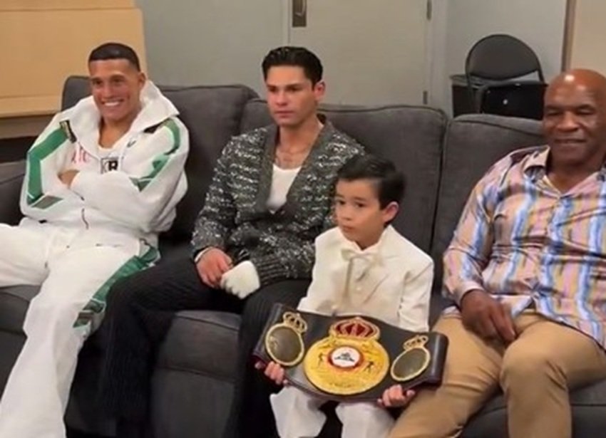 David Benavidez Ryan Garcia Mike Tyson Seen Nervously Smiling Before Benavidez vs Ramirez