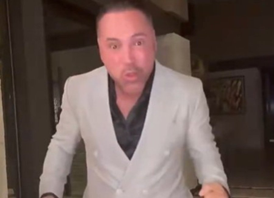 Freefalling Mess Oscar De La Hoya Reacts To Benavidez vs Ramirez