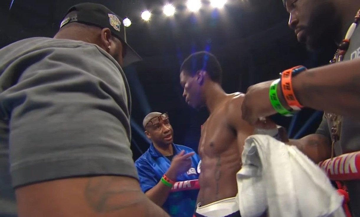 Keyshawn Davis card boxing results tonight
