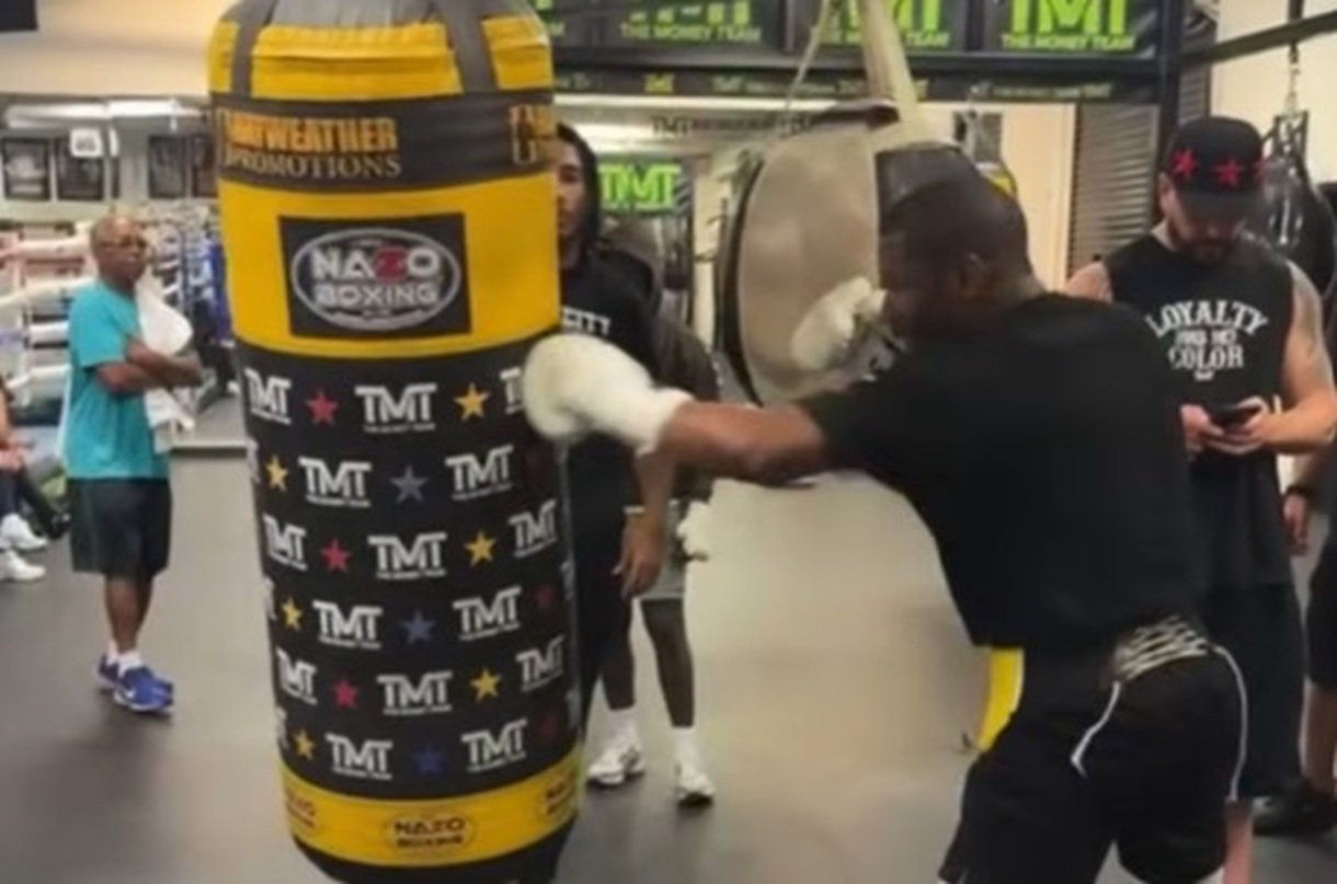 Mayweather In Shape At 49 For Comeback But His Life Is A Car Crash 2 Mayweather In Shape At 49 For Comeback But His Life Is A Car Crash