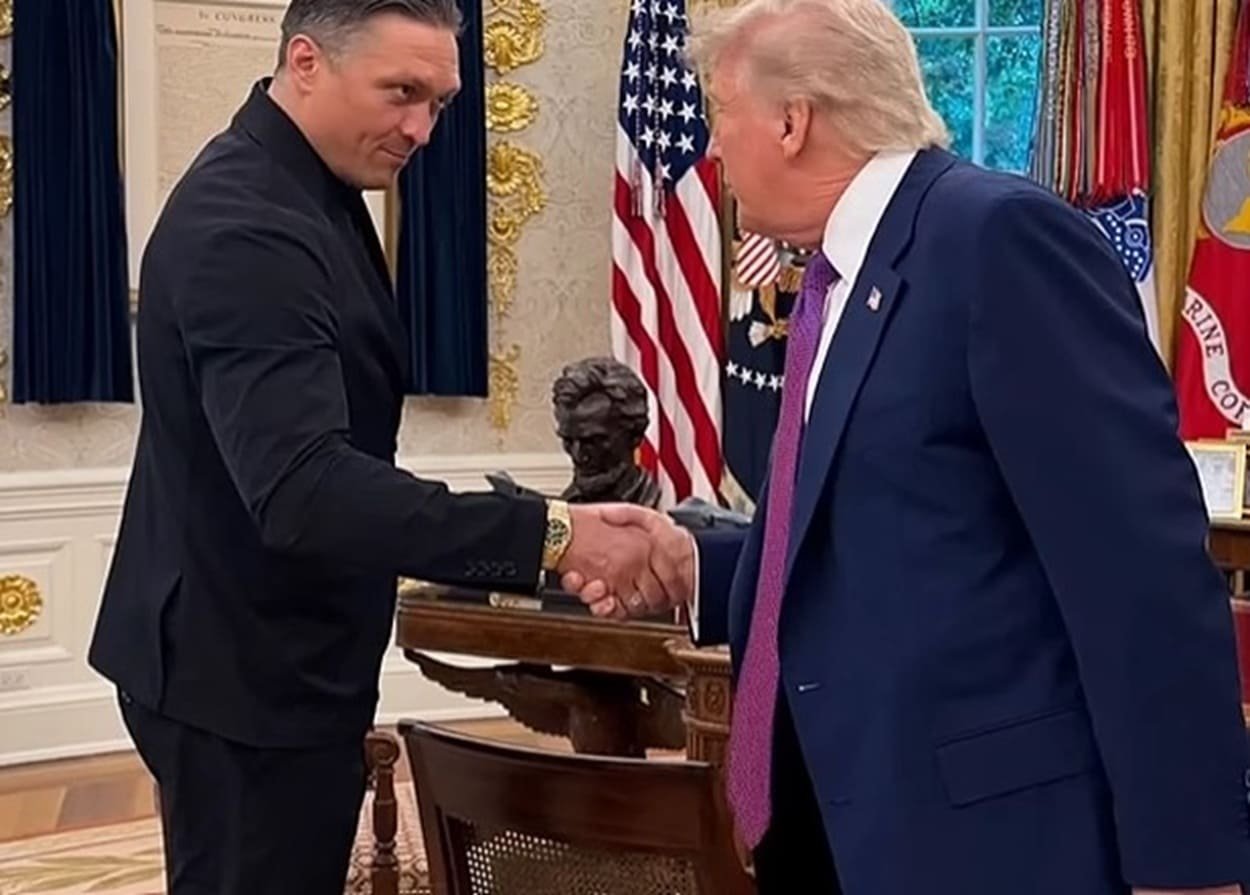 Rapidly In Decline Usyk Meets Rapidly In Decline Donald Trump 2 Rapidly In Decline Usyk Meets Rapidly In Decline Donald Trump