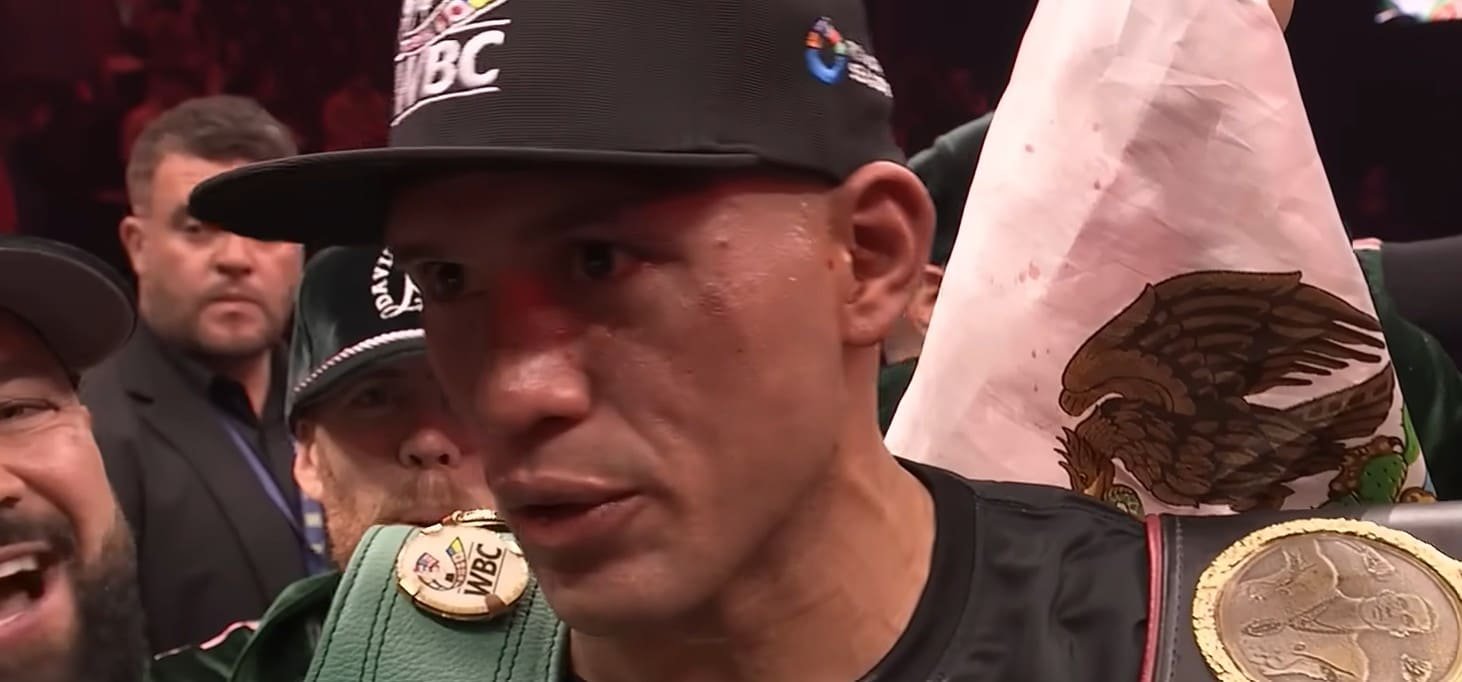David Benavidez appears to be in a big mess all of a sudden