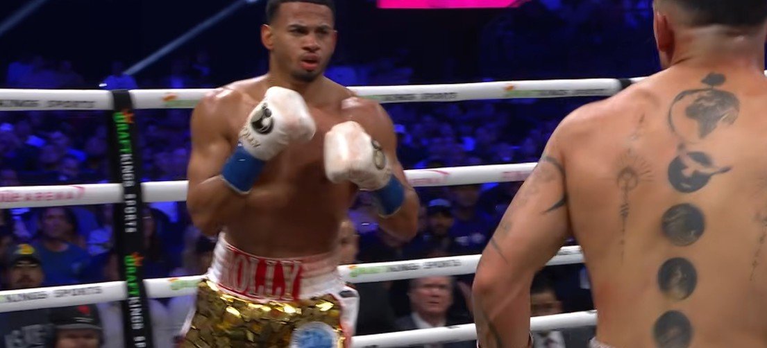 Footwork vs Flat Feet: The Divide That Rolando Romero Sometimes Struggled Against Teofimo Lopez In 2 Footwork vs Flat Feet: The 6-Inch Divide That Rolando Romero Could Never Cross Against Teofimo Lopez