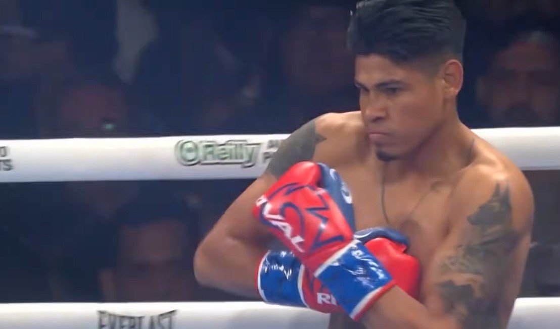 Emanuel Navarrete Relentless Action Style Thrills Crowds: Why That Style Will Always Sell