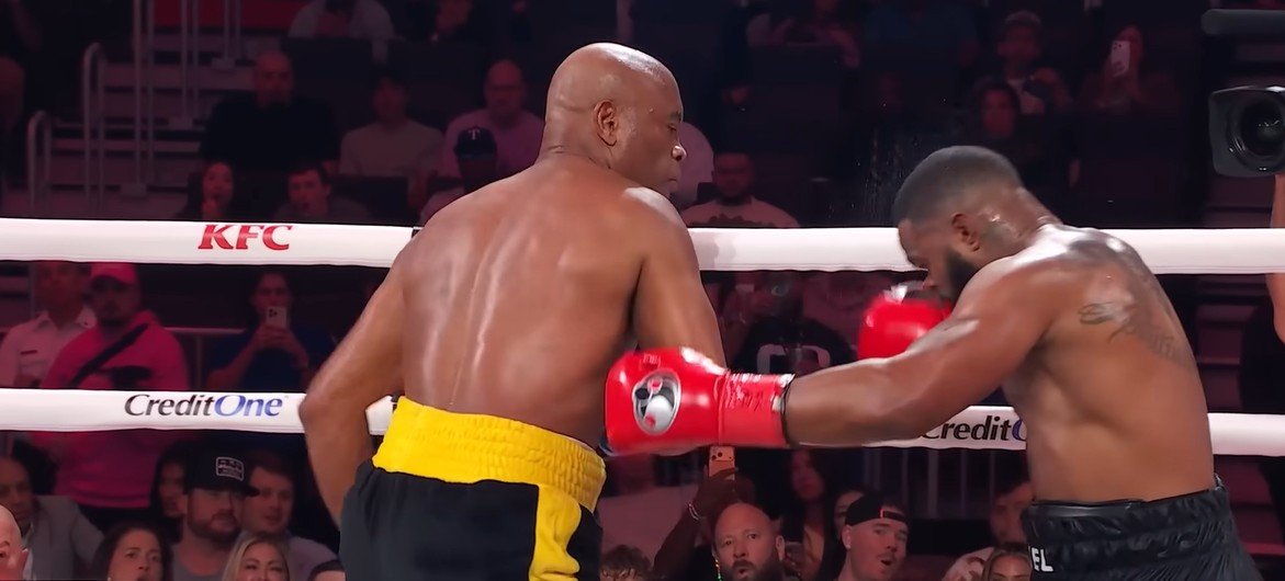 Could Anderson Silva still compete in professional boxing 2 Could Anderson Silva still compete in professional boxing
