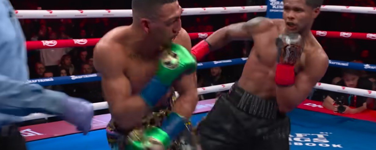 Shakur Stevenson could be less boring as a boxer if he chose to 2 Shakur Stevenson could be less boring as a boxer if he chose to